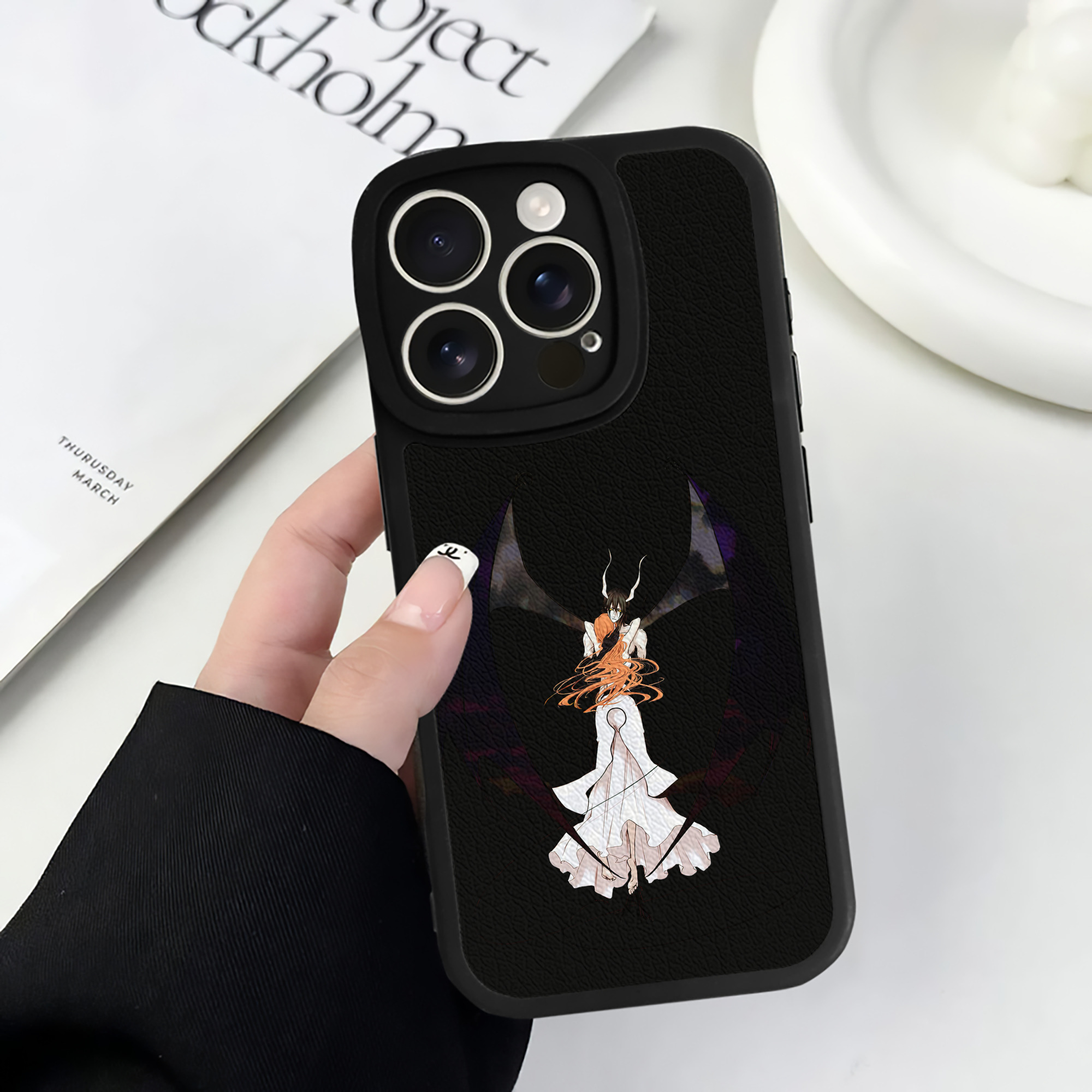 （画像用） ブリーチ ウルキオラ·シファー BLEACH Ulquiorra cifer 【iPhone 16シリーズ対応】シリコンスマホケース（レザー調） 材質：シリコン
